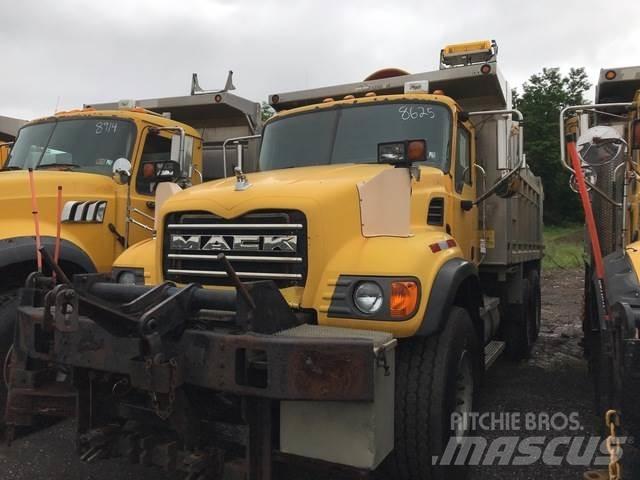Mack CV700 Снегочистачки