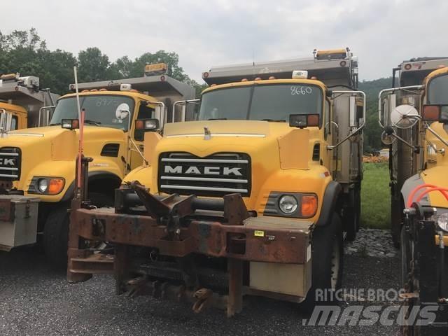 Mack CV700 Снегочистачки