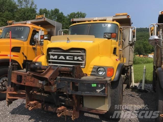 Mack CV700 Снегочистачки