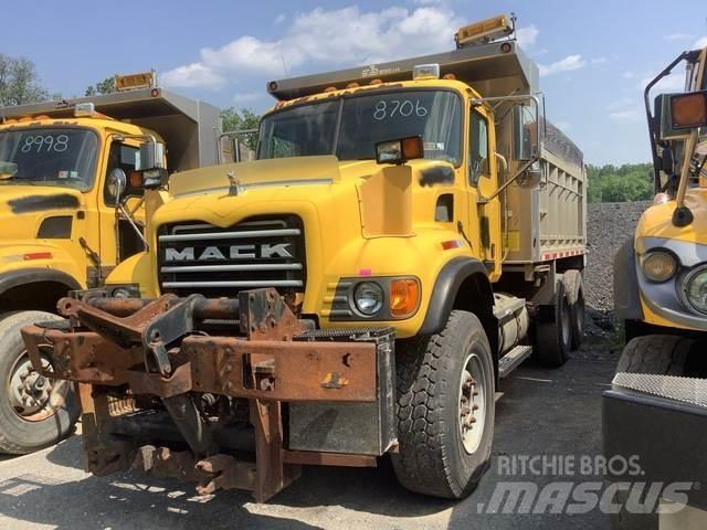 Mack CV700 Снегочистачки