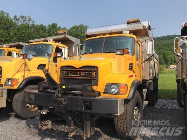 Mack CV700 Снегочистачки