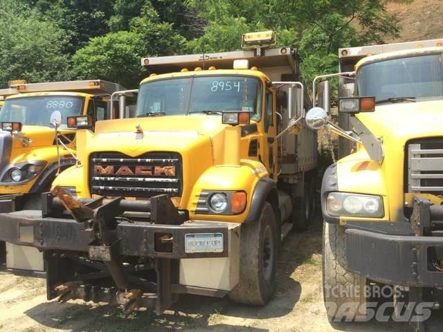 Mack CV700 Снегочистачки