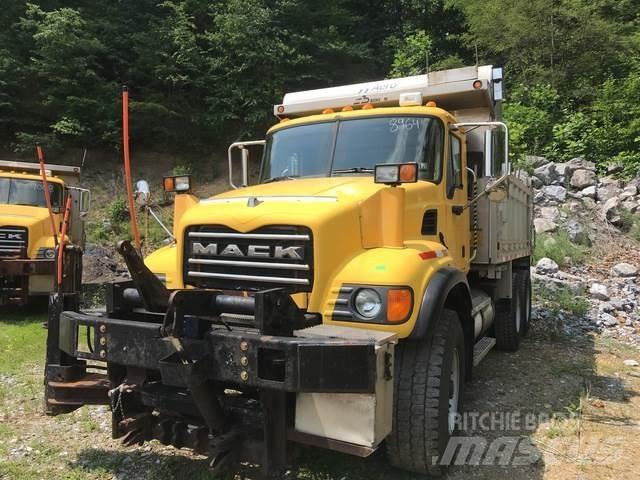 Mack CV700 Снегочистачки