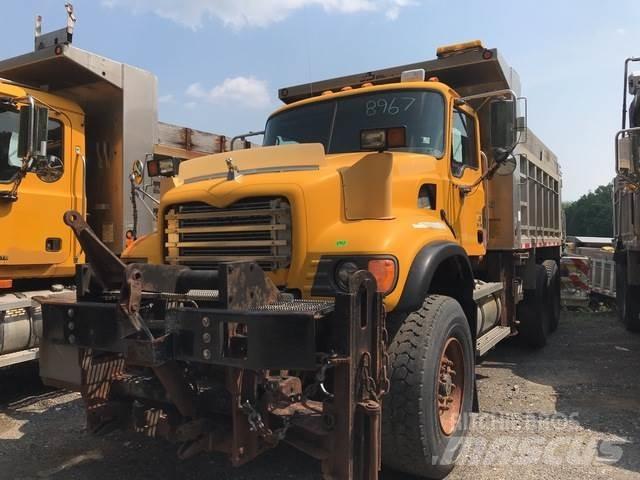 Mack CV700 Снегочистачки
