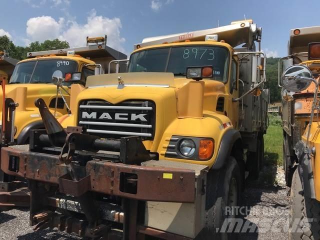 Mack CV700 Снегочистачки