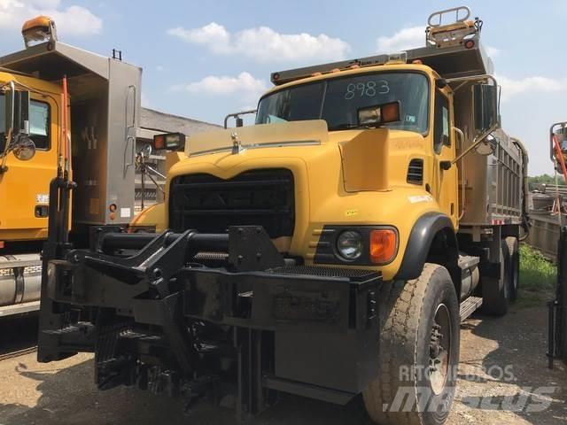 Mack CV700 Снегочистачки