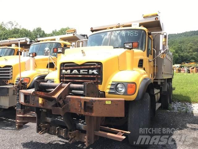 Mack CV700 Снегочистачки