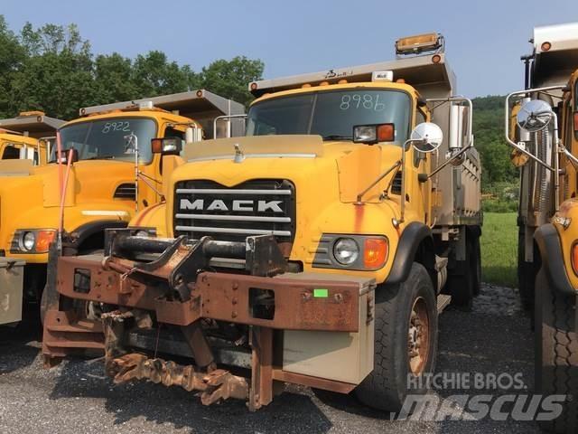 Mack CV700 Снегочистачки