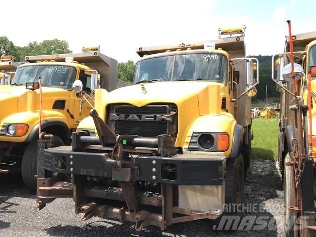 Mack CV700 Снегочистачки