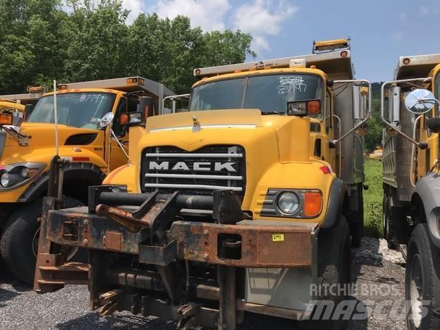 Mack CV700 Снегочистачки