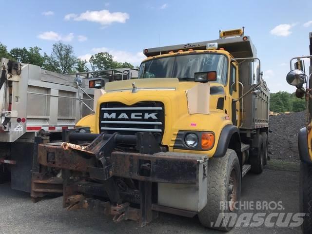Mack CV700 Снегочистачки