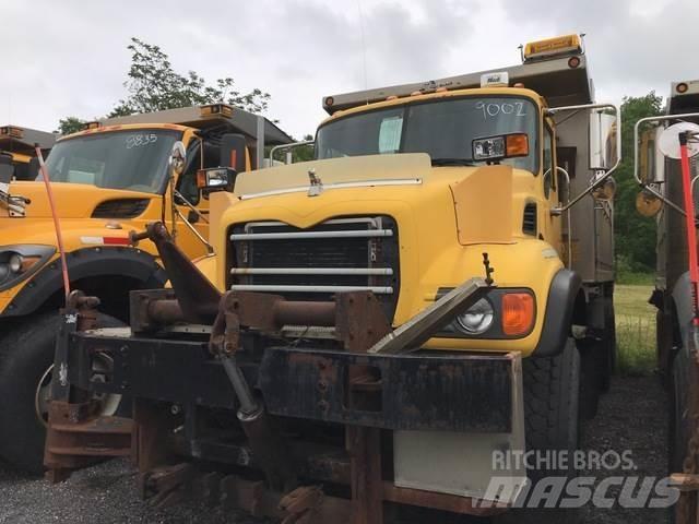 Mack CV700 Снегочистачки