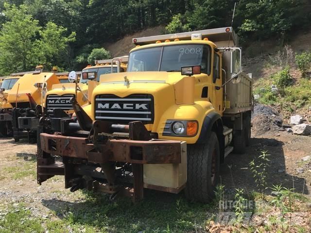 Mack CV700 Снегочистачки