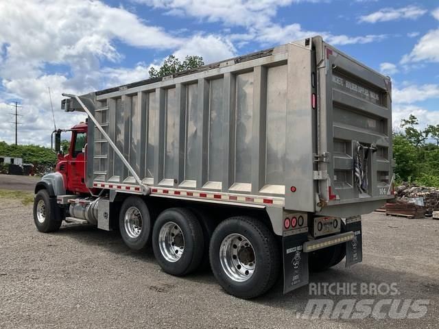 Mack CV713 Самосвал