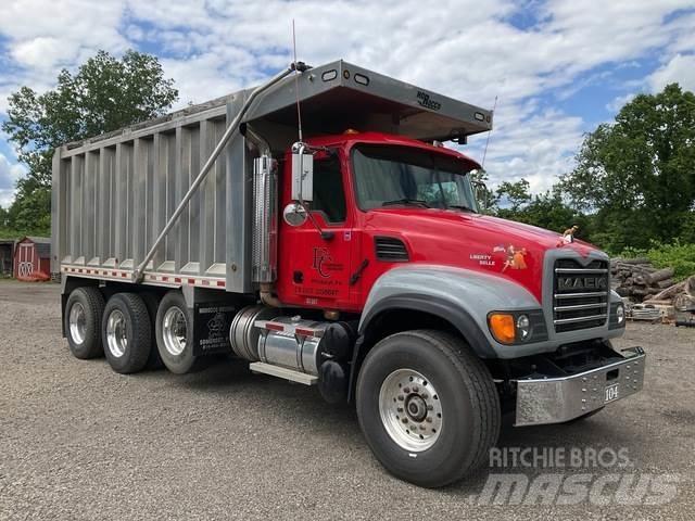 Mack CV713 Самосвал