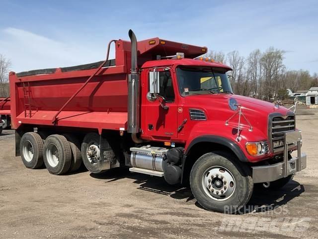 Mack CV713 Самосвал