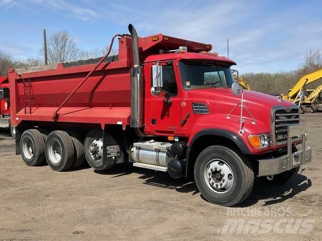 Mack CV713 Самосвал