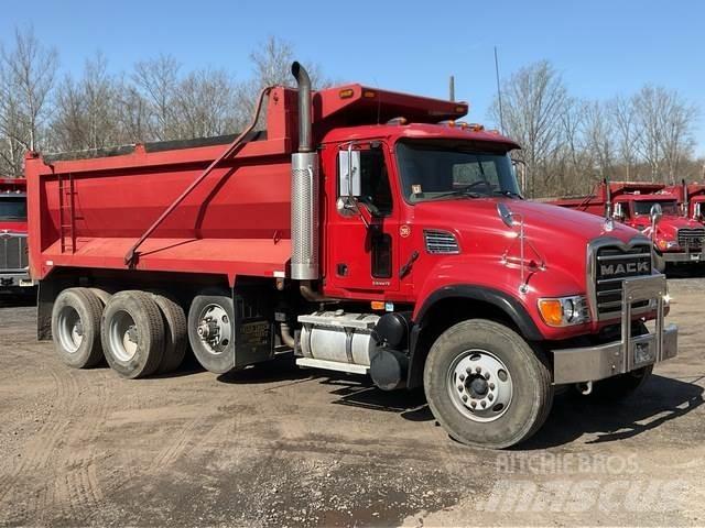 Mack CV713 Самосвал