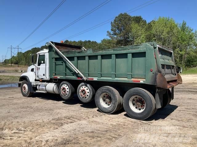 Mack CV713 Самосвал