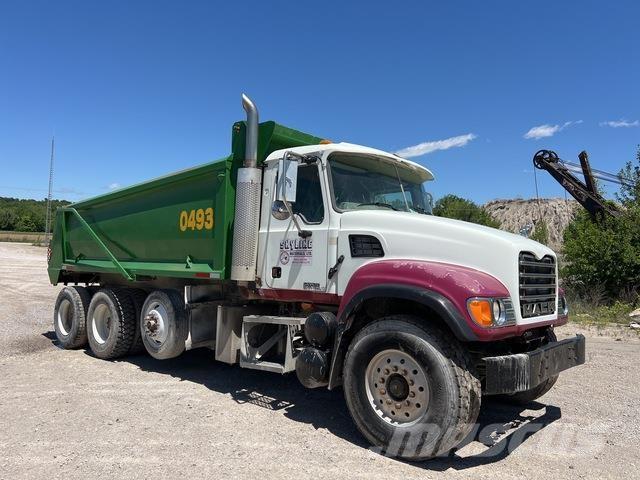 Mack CV713 Самосвал