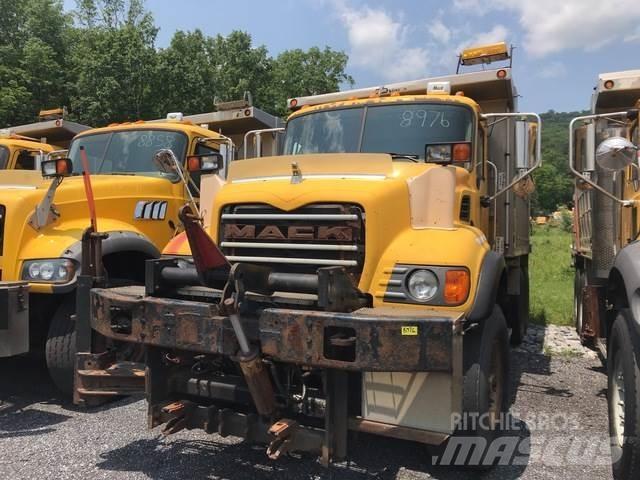 Mack CV713 Снегочистачки