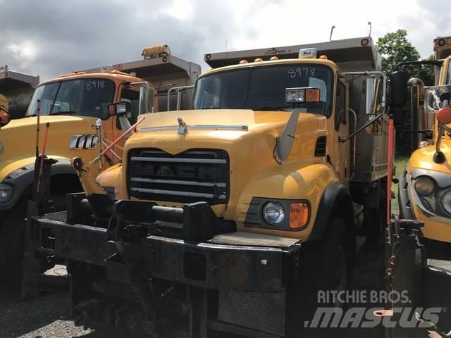 Mack CV713 Снегочистачки