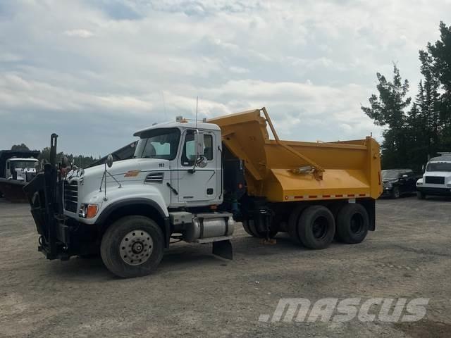 Mack CV713 Снегочистачки