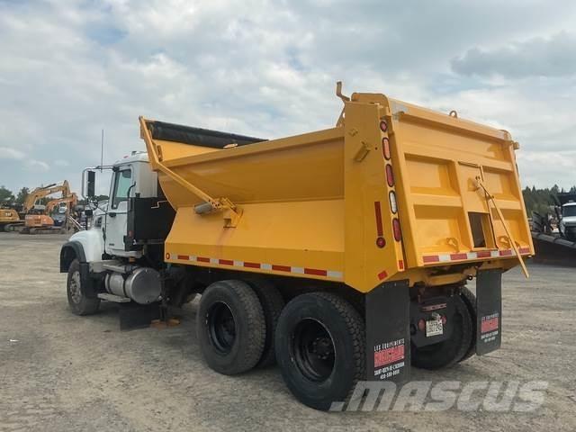 Mack CV713 Снегочистачки