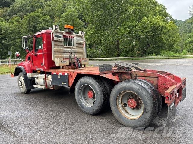 Mack CV713 Влекачи