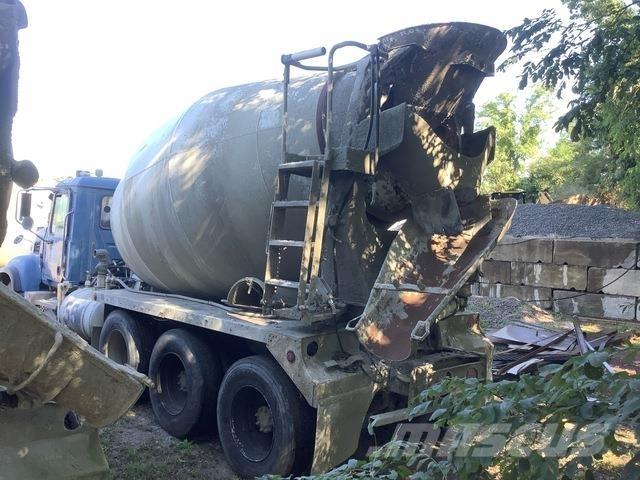 Mack CV713 Самосвал