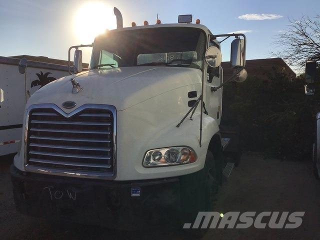 Mack CXN612 Влекачи