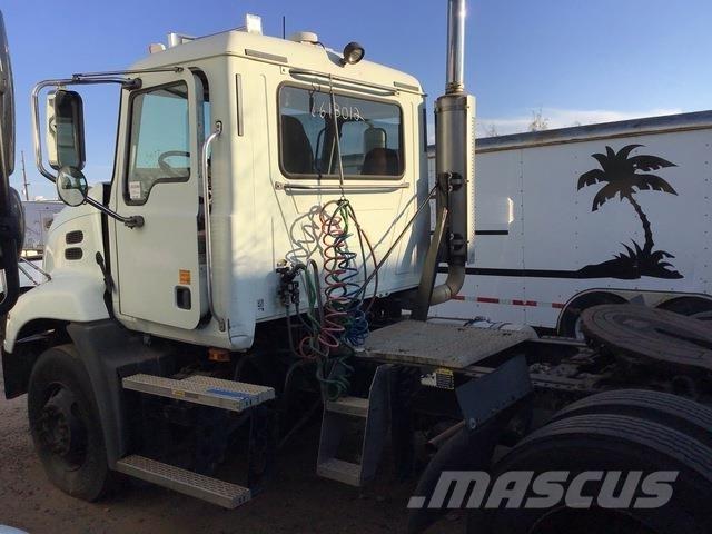 Mack CXN612 Влекачи