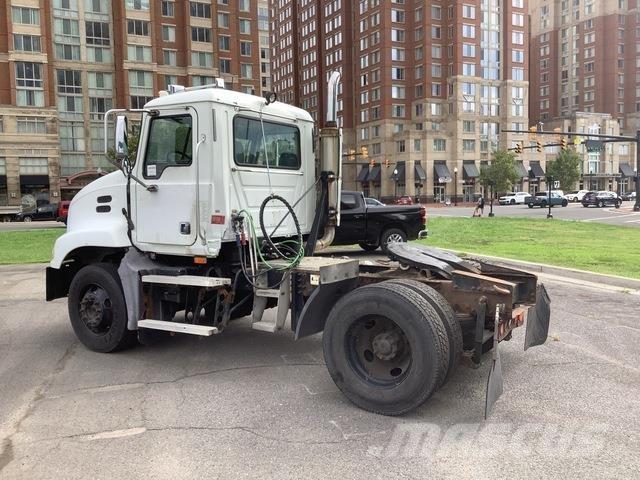 Mack CXN612 Влекачи