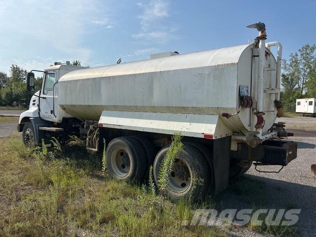 Mack CXN612 Цистерни за вода
