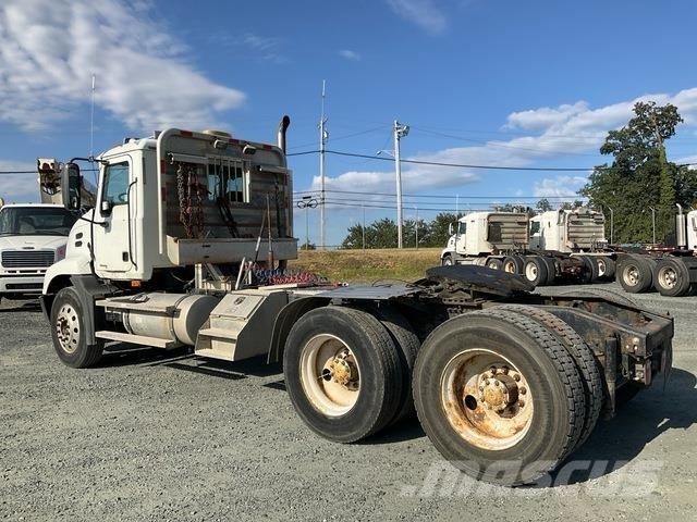 Mack CXN613 Влекачи