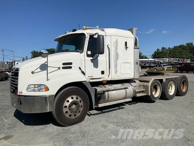 Mack CXN613 Влекачи