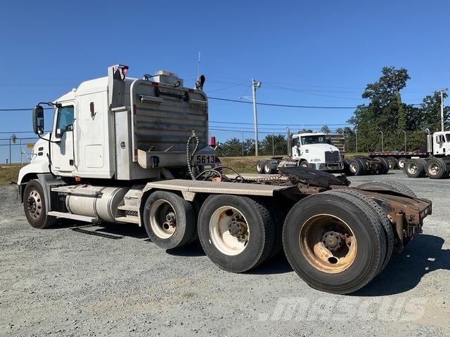 Mack CXN613 Влекачи