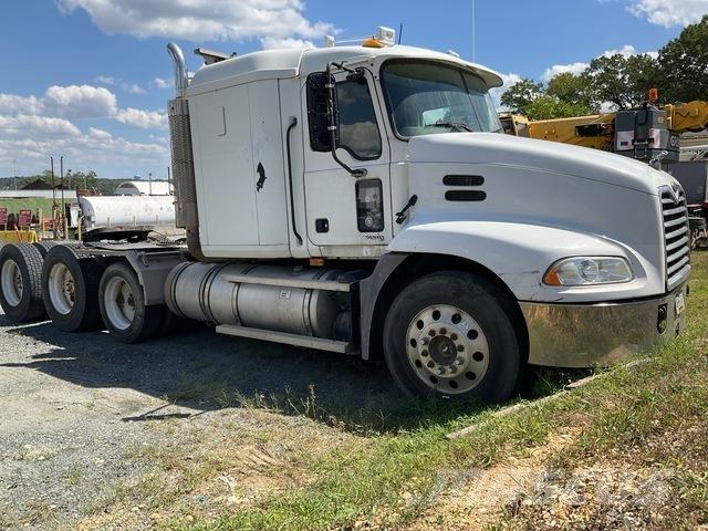 Mack CXN613 Влекачи