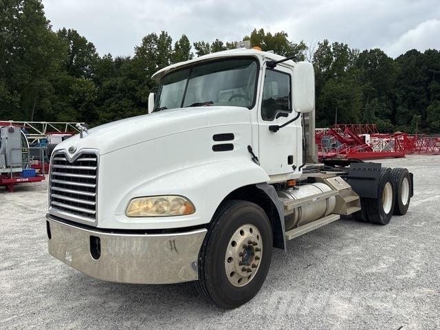 Mack CXN613 Влекачи