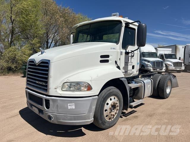 Mack CXU612 Влекачи