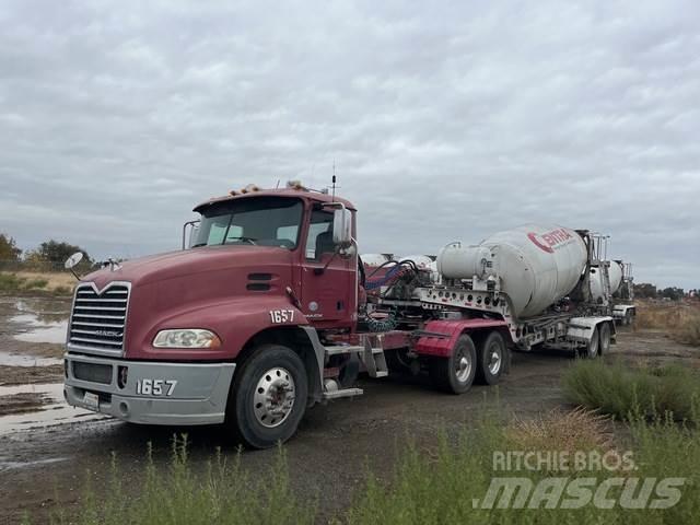 Mack CXU613 Влекачи