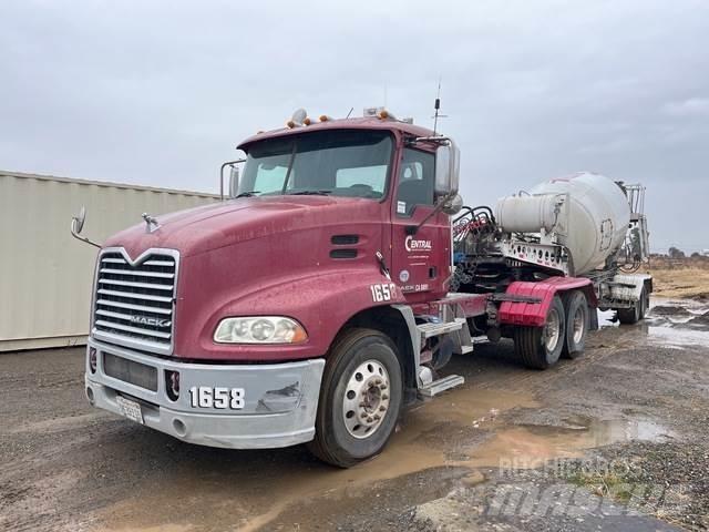 Mack CXU613 Влекачи