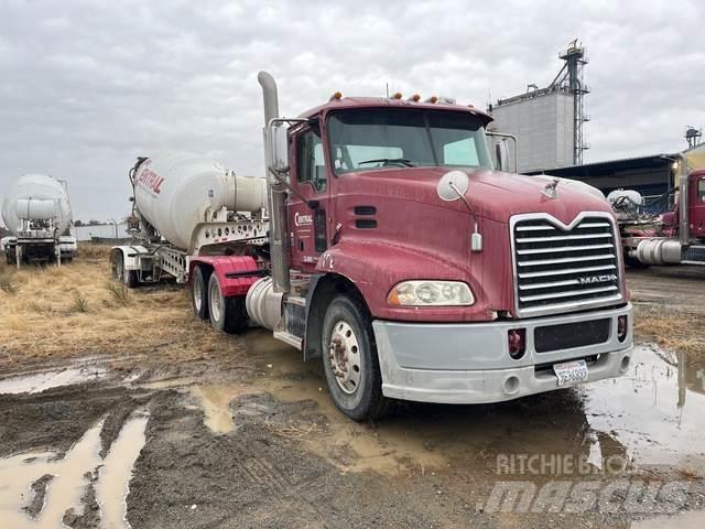 Mack CXU613 Влекачи