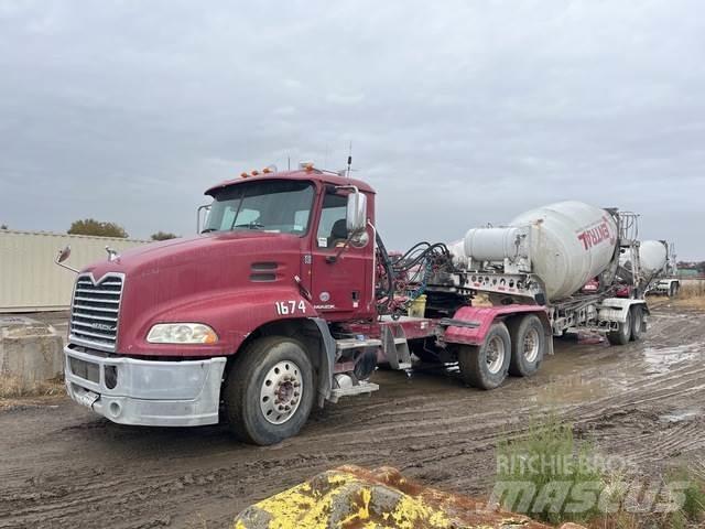 Mack CXU613 Влекачи