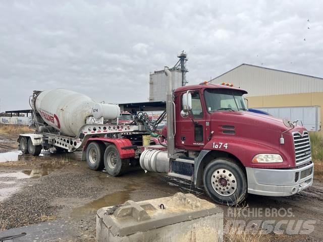Mack CXU613 Влекачи