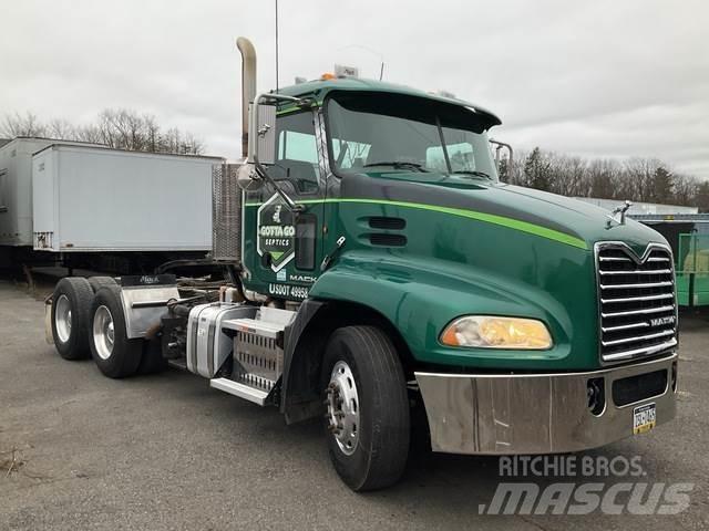 Mack CXU613 Влекачи