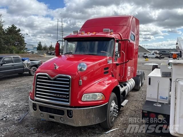 Mack CXU613 Влекачи