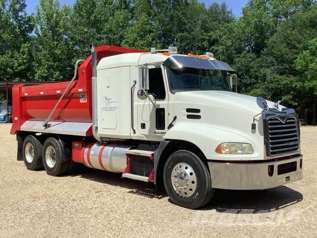 Mack CXU613 Самосвал