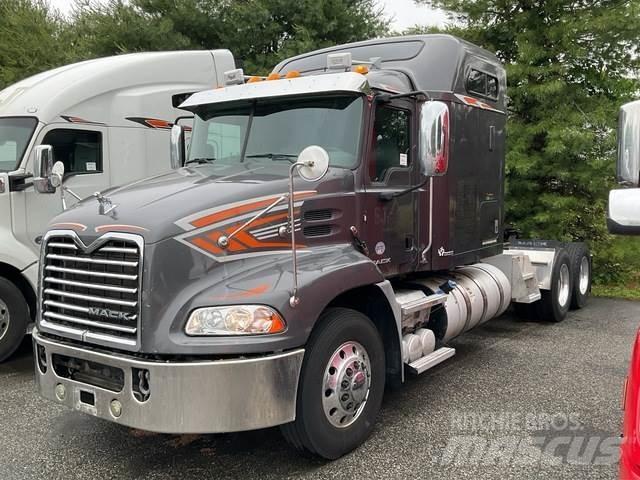 Mack CXU613 Влекачи