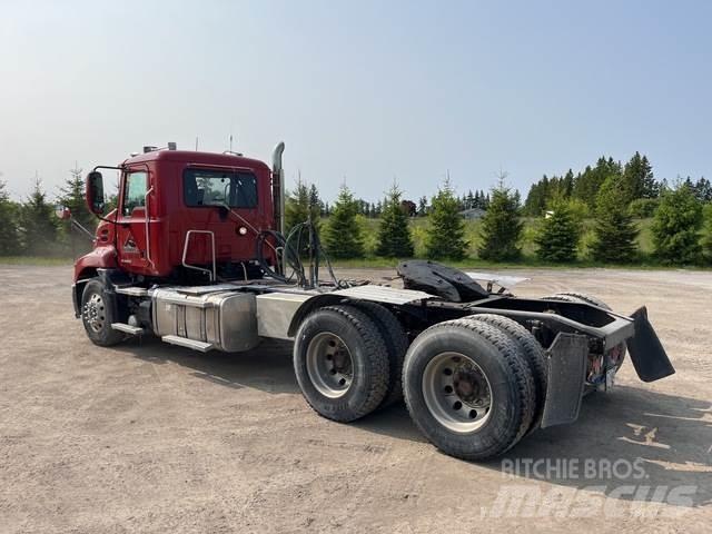 Mack CXU613 Влекачи